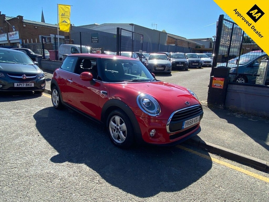 Mini Hatch 1.5L One Red
