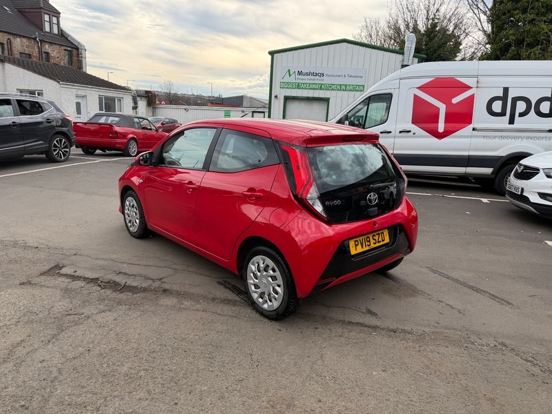 Toyota Aygo Vvt-i X-play X-shift PV19SZD Red #2