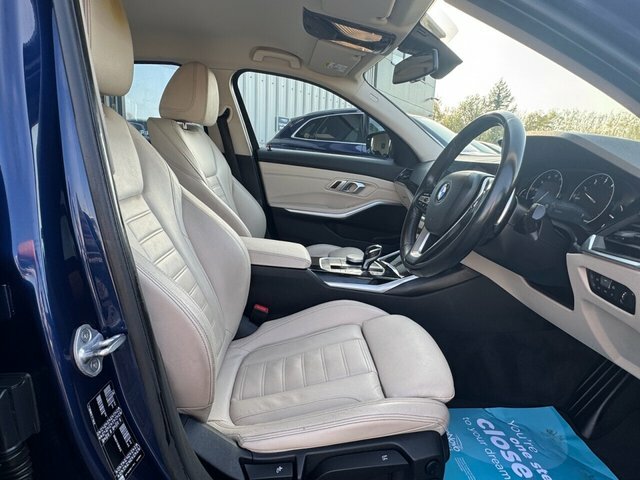 BMW 3 Series 320I Sport Saloon AJ19GJY Blue #4