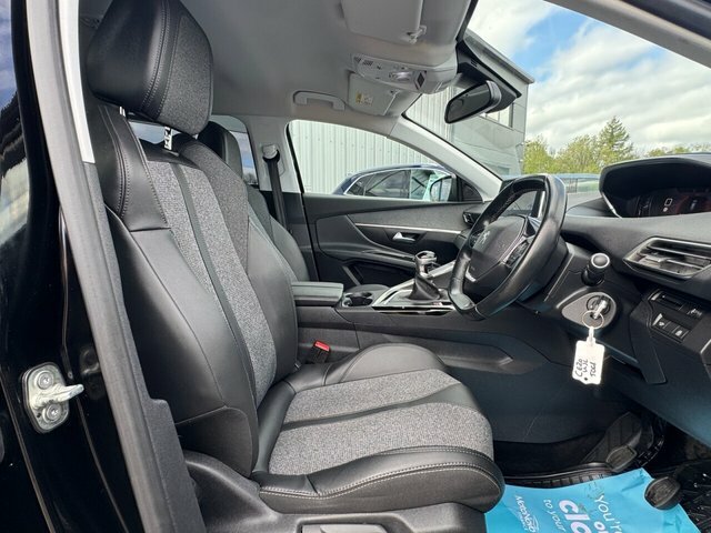 Peugeot 5008 Bluehdi Allure Suv Black #4