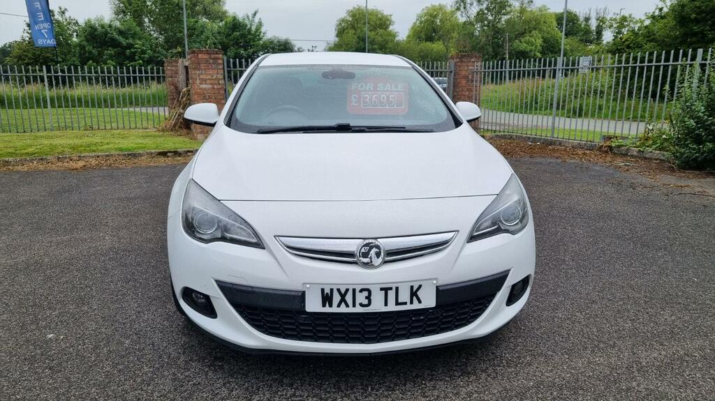 Vauxhall Astra GTC Coupe 1.4 T 16V Sri 2013 WX13TLK White #4