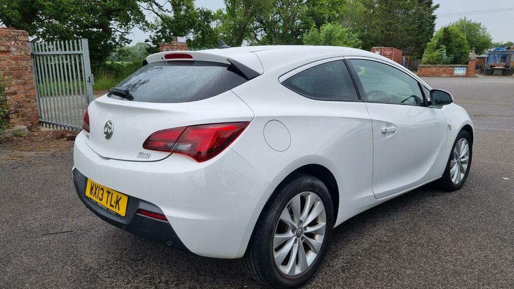 Vauxhall Astra GTC Coupe 1.4 T 16V Sri 2013 WX13TLK White #2