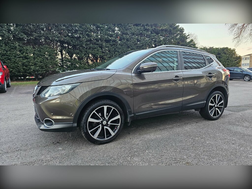 Nissan Qashqai Tekna Dig-t 5-Door MK65OJC Beige #6