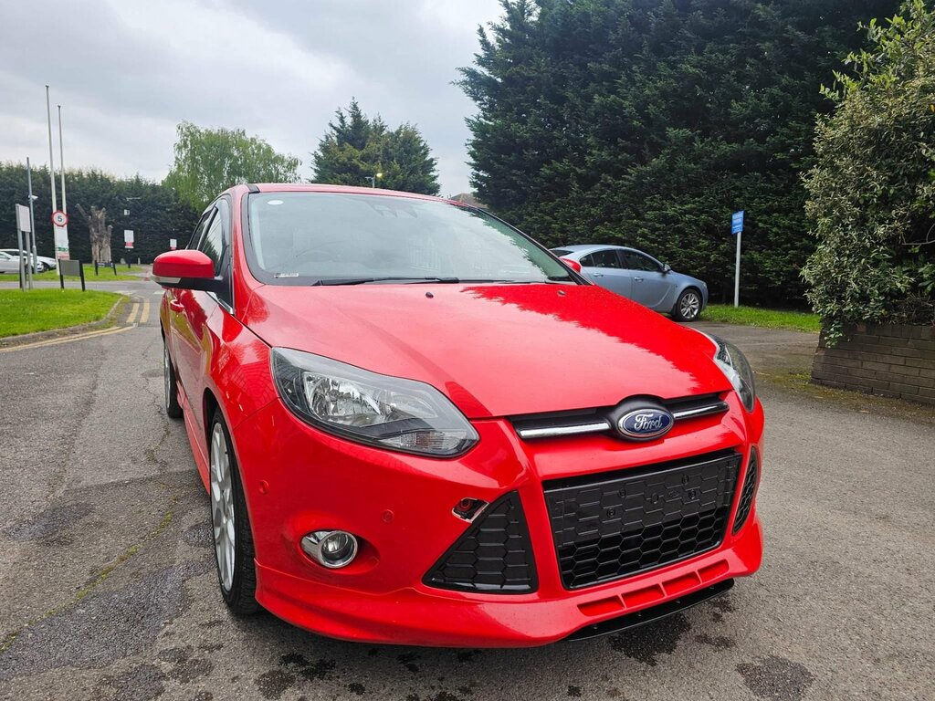 Ford Focus 1.6T Ecoboost Zetec S Euro 5 Ss SP63CHK Red #5