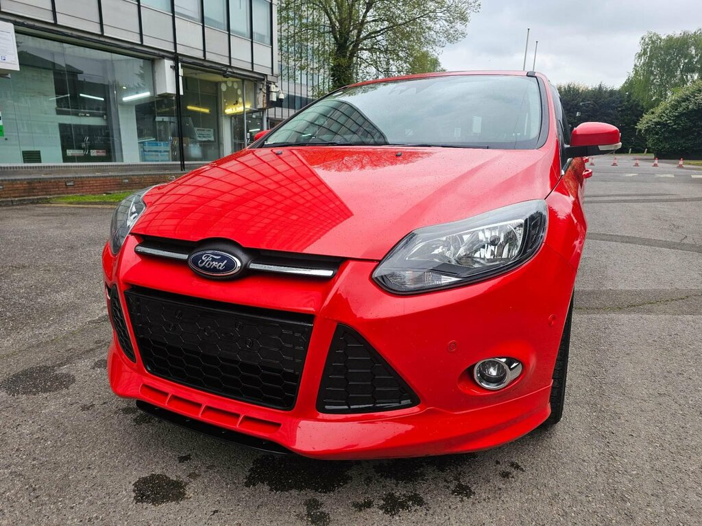Ford Focus 1.6T Ecoboost Zetec S Euro 5 Ss SP63CHK Red #3