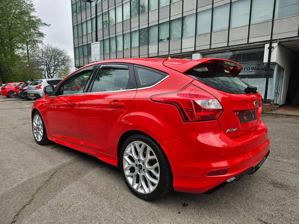 Ford Focus 1.6T Ecoboost Zetec S Euro 5 Ss SP63CHK Red #4