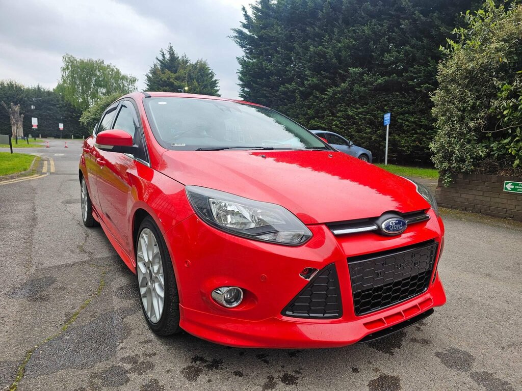 Ford Focus 1.6T Ecoboost Zetec S Euro 5 Ss Red