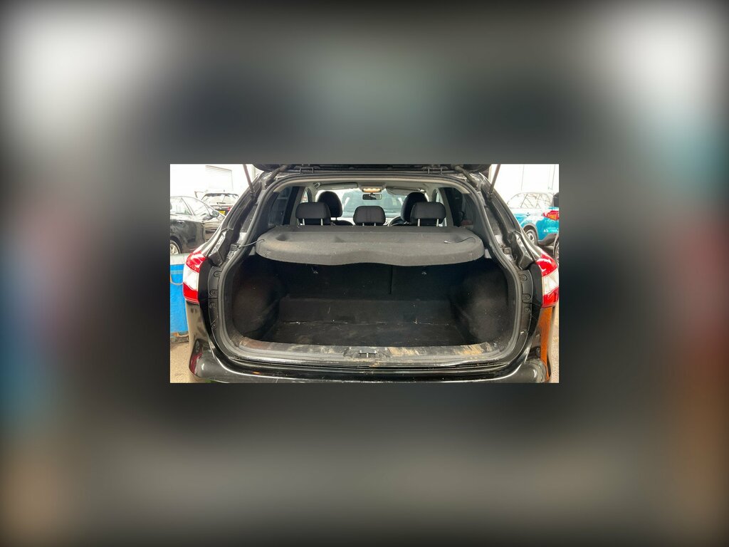 Nissan Qashqai 1.2 Dig-t Visia Suv 2Wd Euro 5 Black
