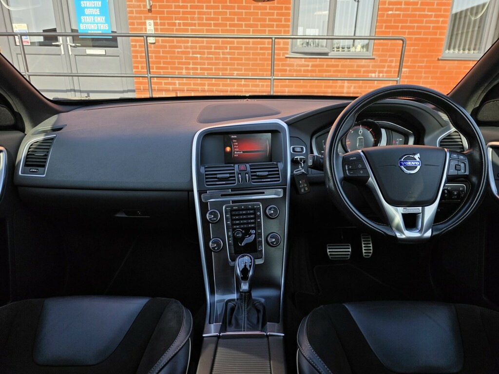 Volvo XC60 2.4 R-design Nav D4 Awd YC67UKU Grey #4