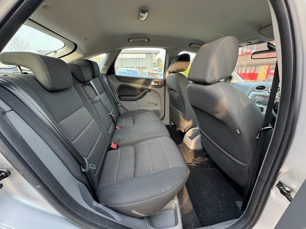 Ford Focus Home Car Detail HY60VJP Silver #5