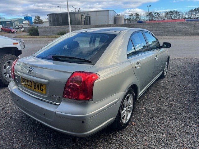 Toyota Avensis Hatchback 1.8 Vvt-i T3-x 2003 Gold #3