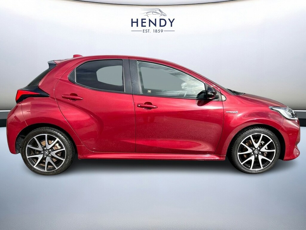Toyota Yaris 1.5 Hybrid Dynamic Cvt HF70XUU Red #2