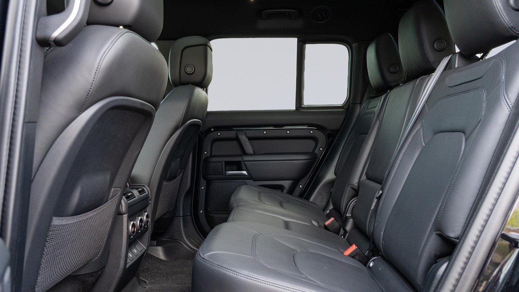 Land Rover Defender 130 3.0 D350 X-dynamic Hse 130 8 Seat KW74TFJ Black #4