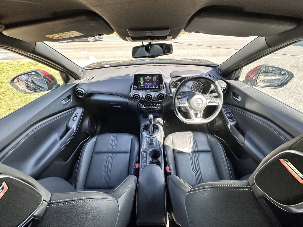 Nissan Juke 1.6 Hybrid Tekna HN73KNP Black #3