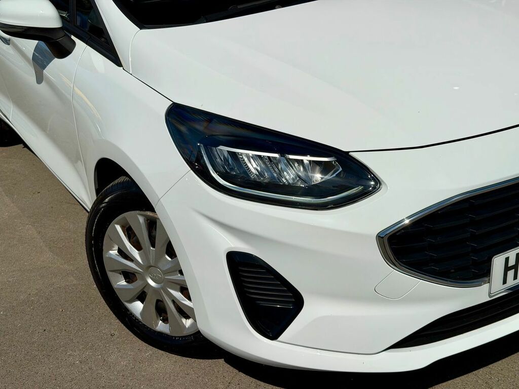Ford Fiesta 1.1 Trend HV73UBL White #3