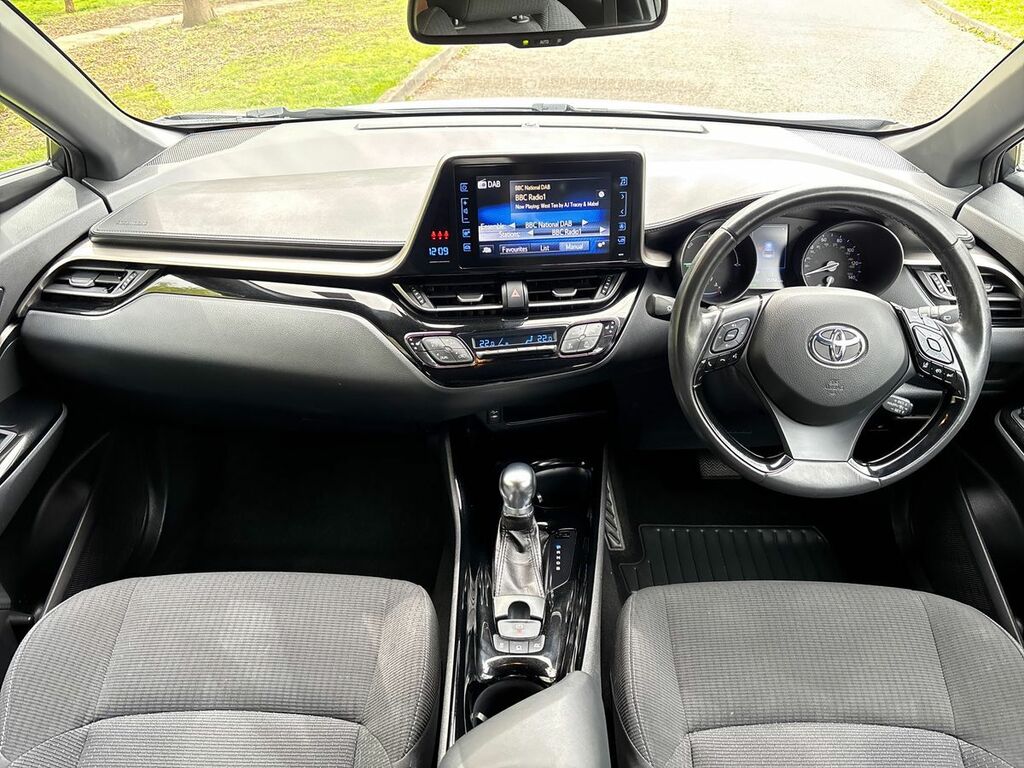 Toyota C-Hr 1.8 Hybrid Dynamic Cvt GU68HHA Silver #3