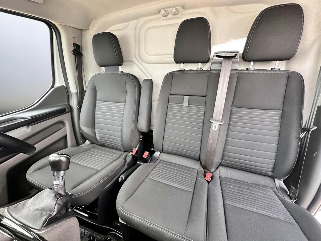 Ford Transit Custom 2.0 Ecoblue 130Ps Low Roof Limited Van YP71TBO White #4