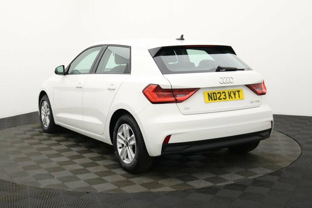 Audi A1 1L Technik ND23KYT White #6