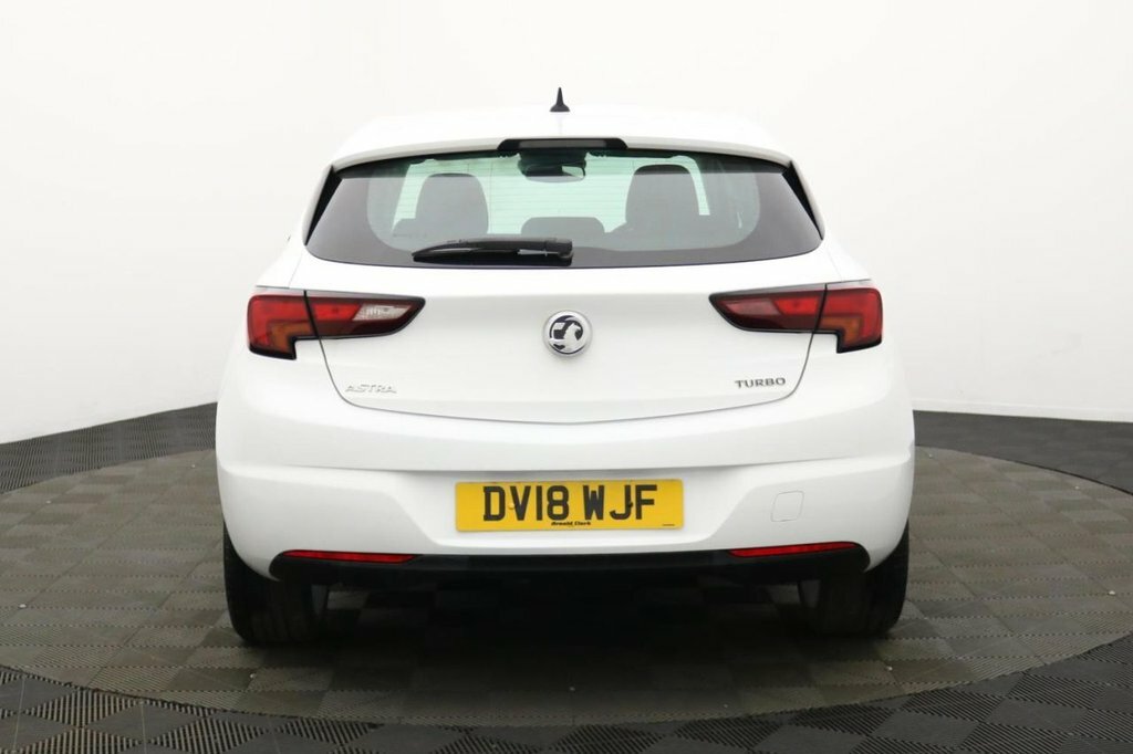 Vauxhall Astra 1.4L Sri Nav DV18WJF White #5