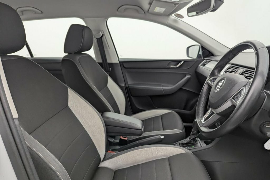 Skoda Rapid Spaceback 1.2L Se Tech White #3