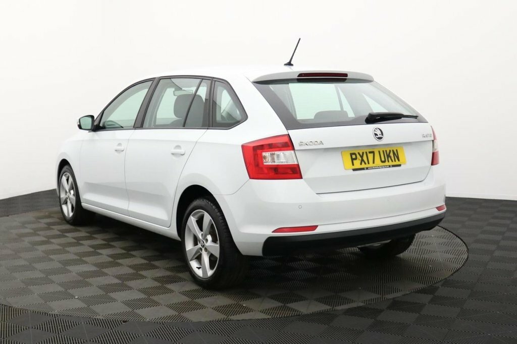 Skoda Rapid Spaceback 1.2L Se Tech White #6
