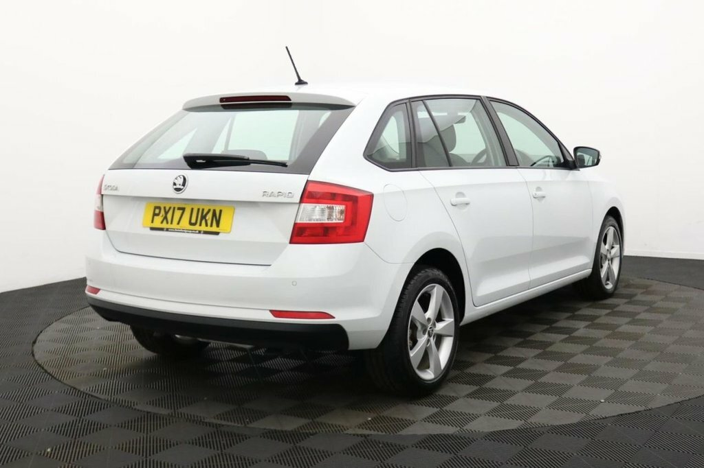 Skoda Rapid Spaceback 1.2L Se Tech White #4