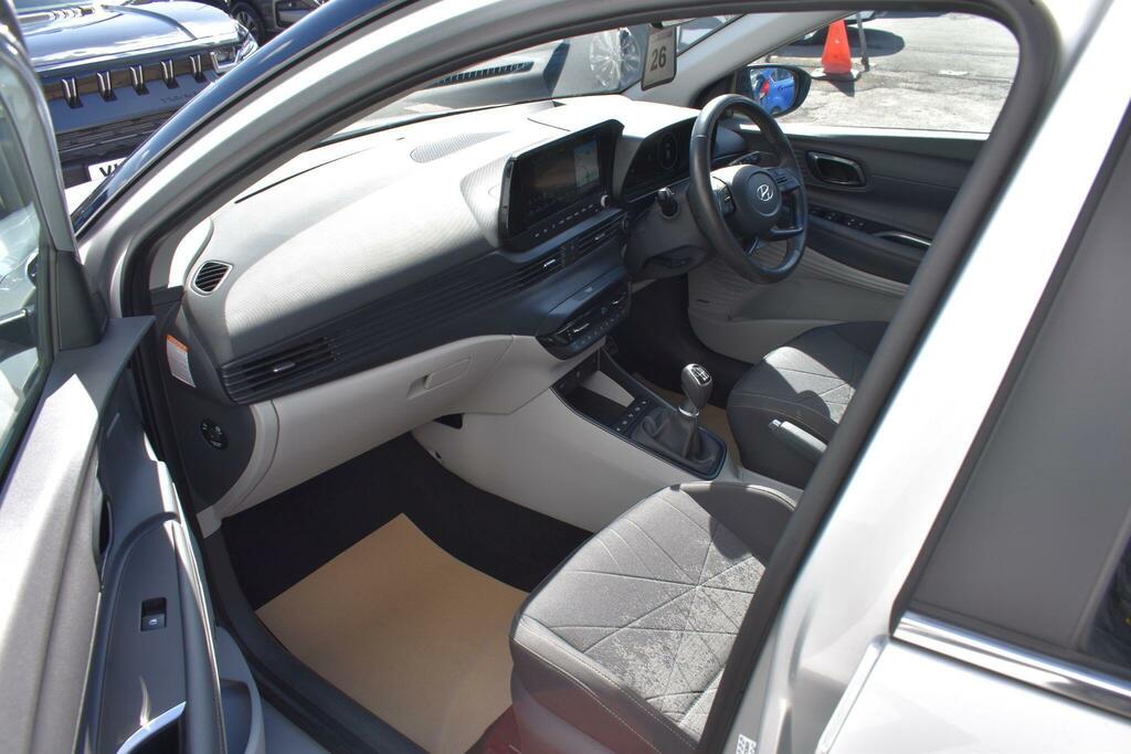Hyundai Bayon 1.0 T-gdi Mhev Ultimate Euro 6 Ss NV72SBU Silver #2