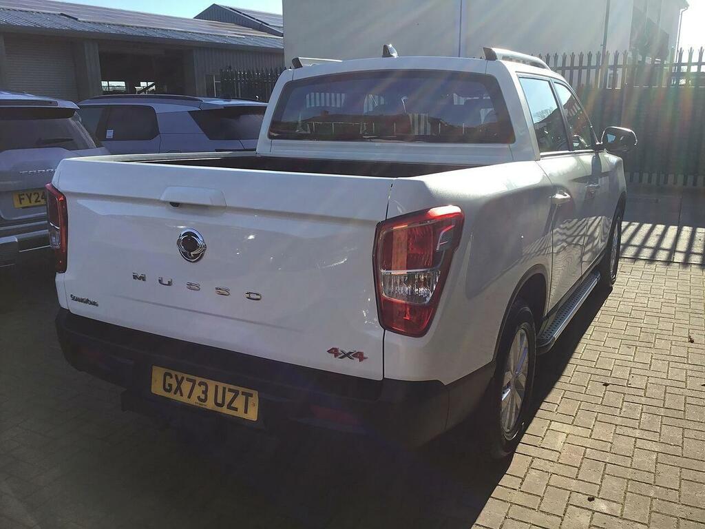 SsangYong Musso 2.2D Rebel Pickup Double Cab 4Wd E White #2