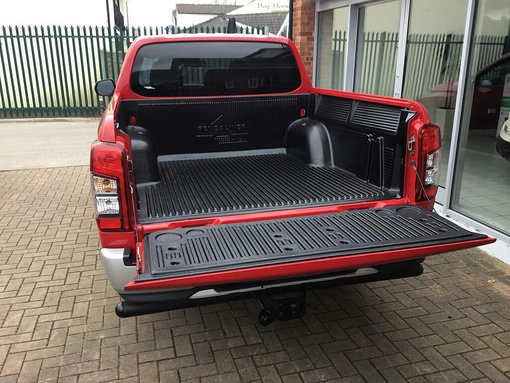 Mitsubishi L200 2.2 Di-d Dc Warrior Pickup Double Cab M Red #3