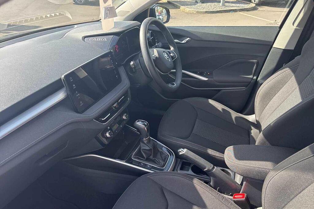 Skoda Fabia 1.0 Tsi 116 Se L Dsg KO24YTP Black #2