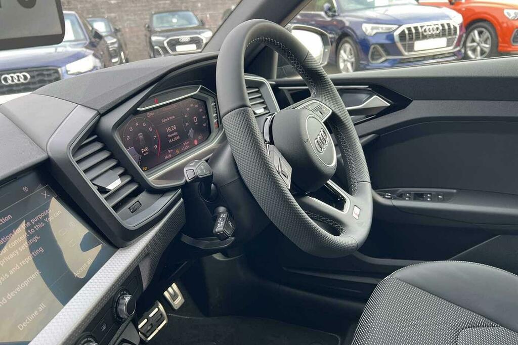 Audi A1 S Line 35 Tfsi 150 Ps S Tronic HJ26TZM Black #2