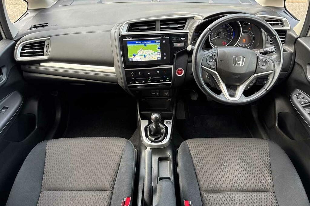 Honda Jazz 1.3 I-vtec Ex Navi AU20LGF White #4