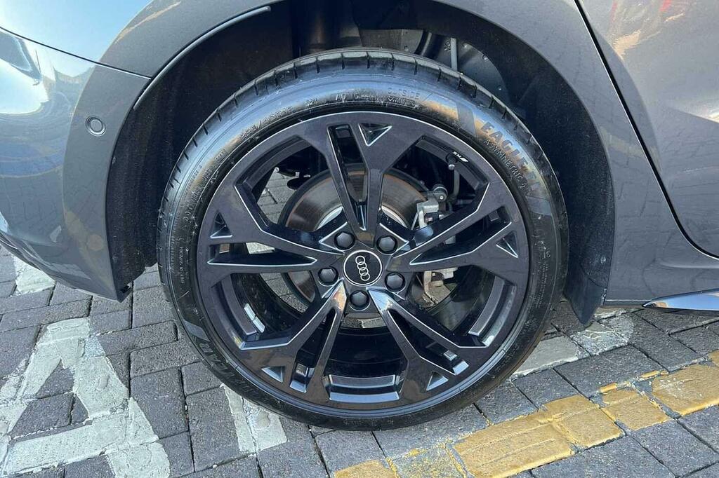 Audi A3 Black Edition 40 Tfsi E 204 Ps S Tronic KM25NFZ White #5