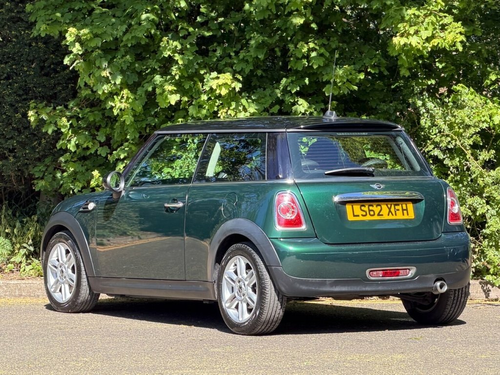 Mini Hatch 2L Cooper D Green #2