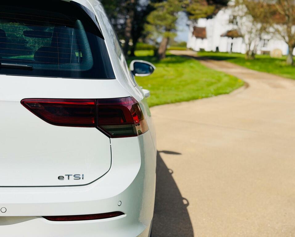 Volkswagen Golf Hatchback 1.5 Etsi Mhev Life Dsg Euro 6 Ss YH70WTK White #5