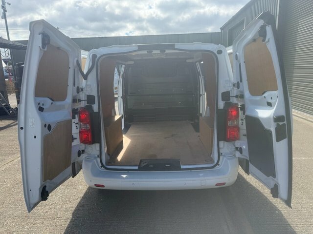 Vauxhall Vivaro 1.5 Turbo D 2700 Sportive Panel Van Man YB71ORP White #3