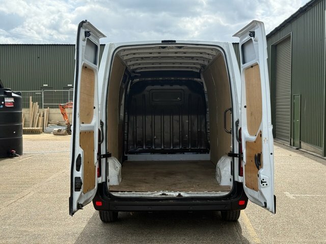 Renault Master 2.3 Dci 35 Business Panel Van F HN23JUC White #3