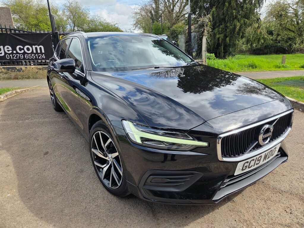 Volvo V60 2.0 D3 150 Momentum Plus Black