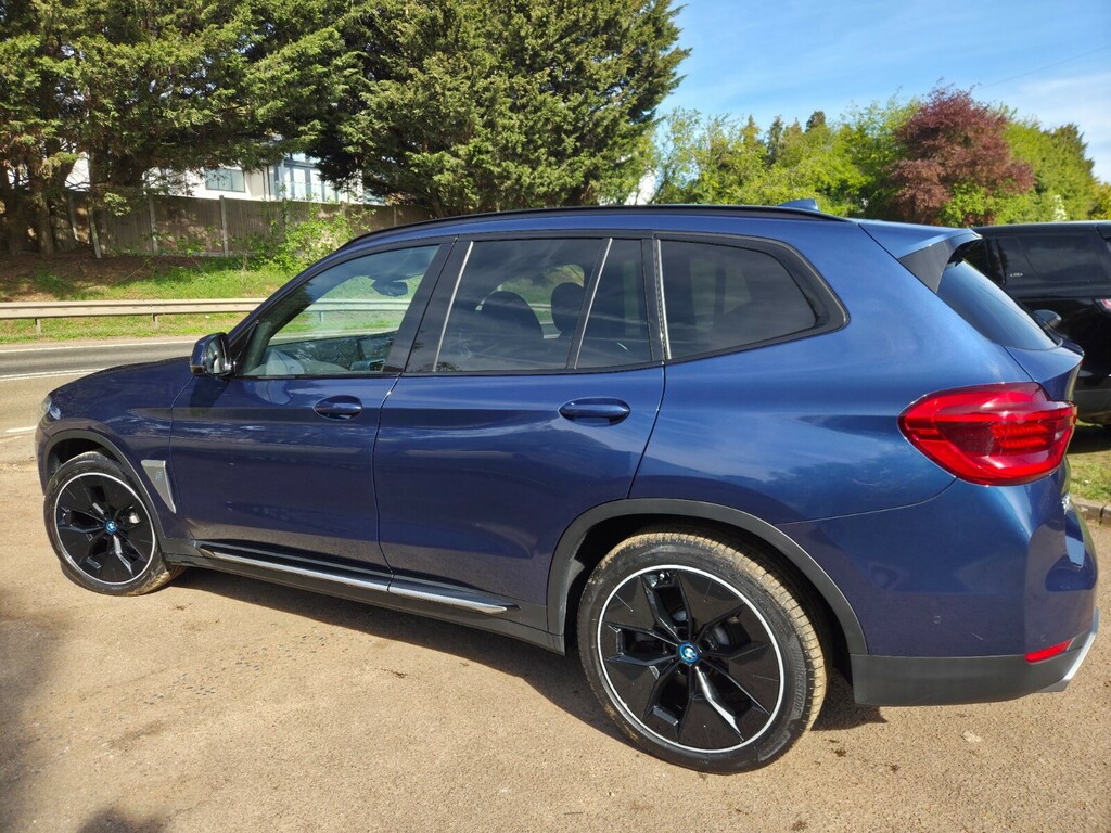 BMW iX3 210Kw Premier Edition 80Kwh FG71DSX Blue #4