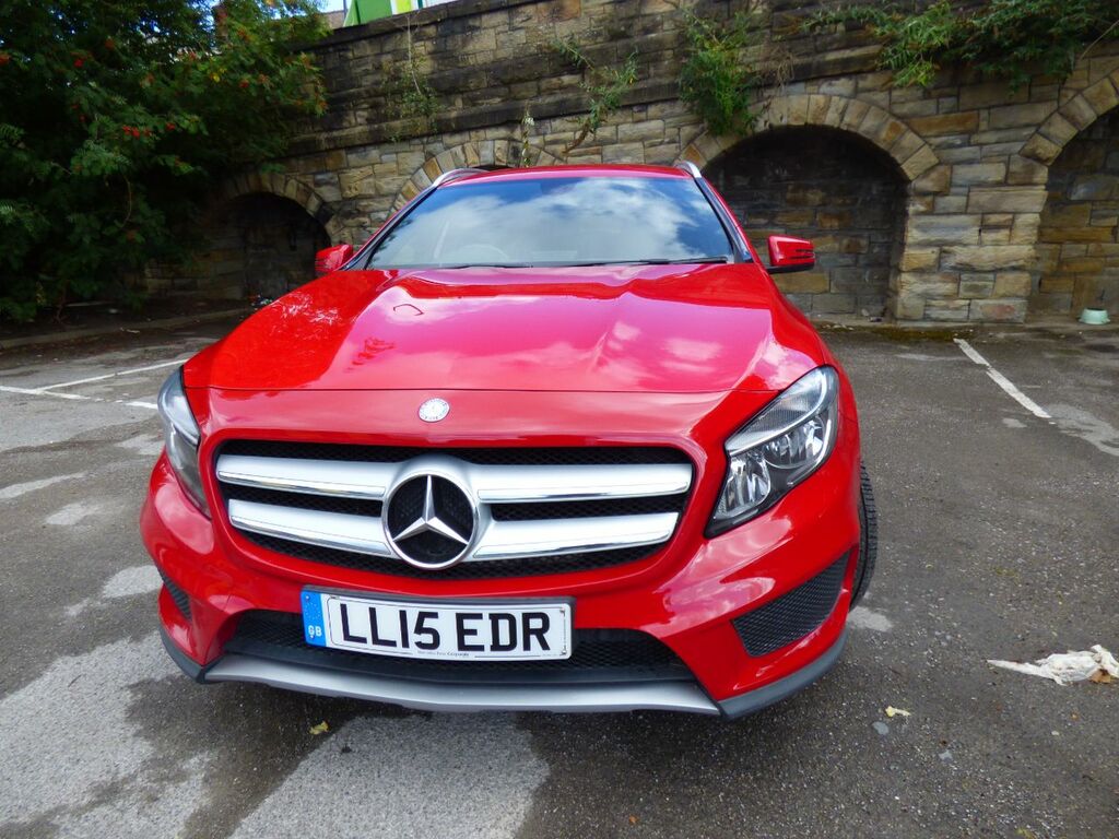 Mercedes-Benz GLA Class Gla 200 Cdi Amg Line Red