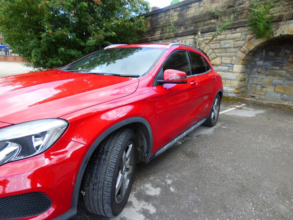 Mercedes-Benz GLA Class Gla 200 Cdi Amg Line LL15EDR Red #2