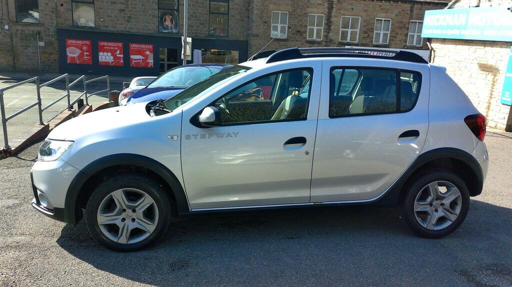 Dacia Sandero Stepway Hatchback 1.5 Dci Ambiance Euro 6 Ss 2018 MW18XXM Silver #4