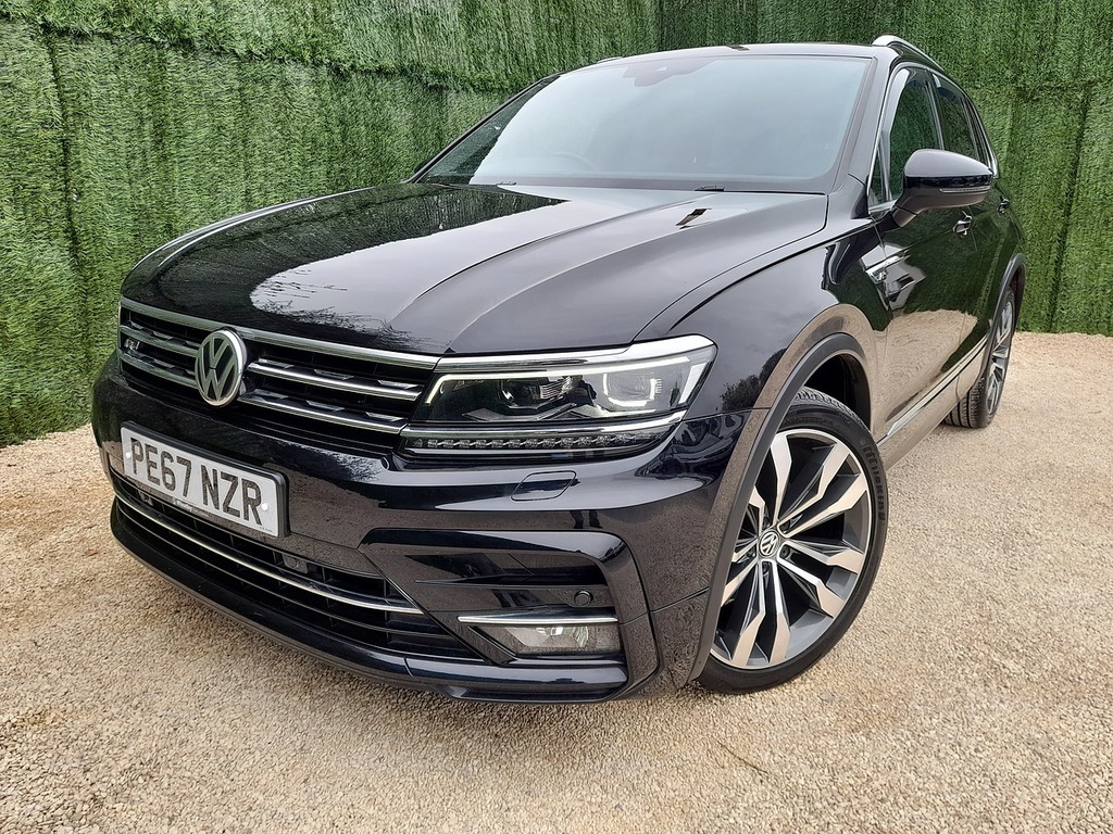 Volkswagen Tiguan Tdi R-line PE67NZR Black #4