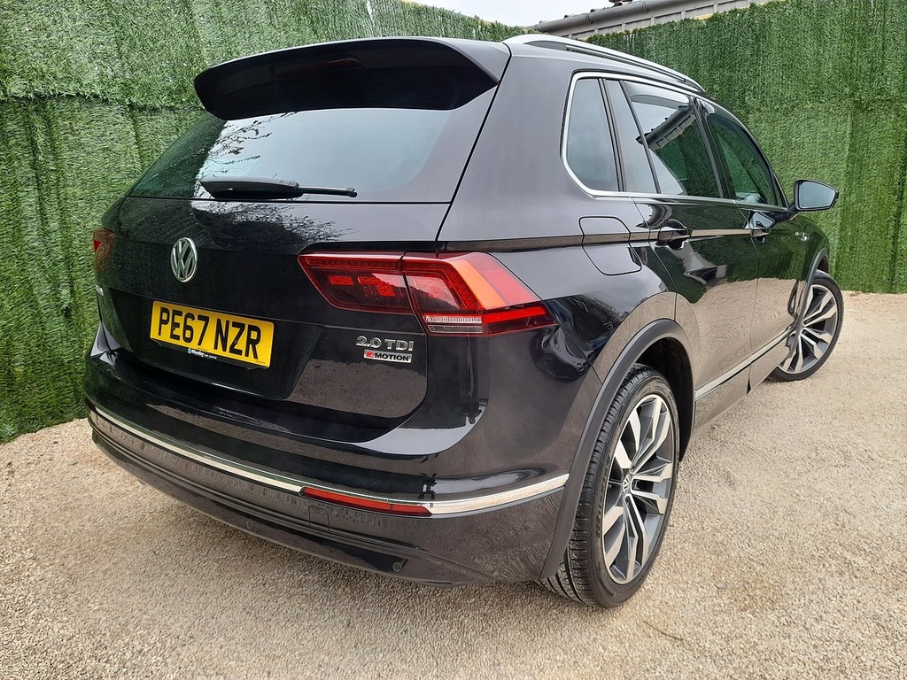 Volkswagen Tiguan Tdi R-line PE67NZR Black #5