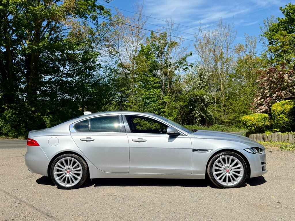 Jaguar XE 2.0D Portfolio Awd Euro 6 Ss OE67EUU Silver #5