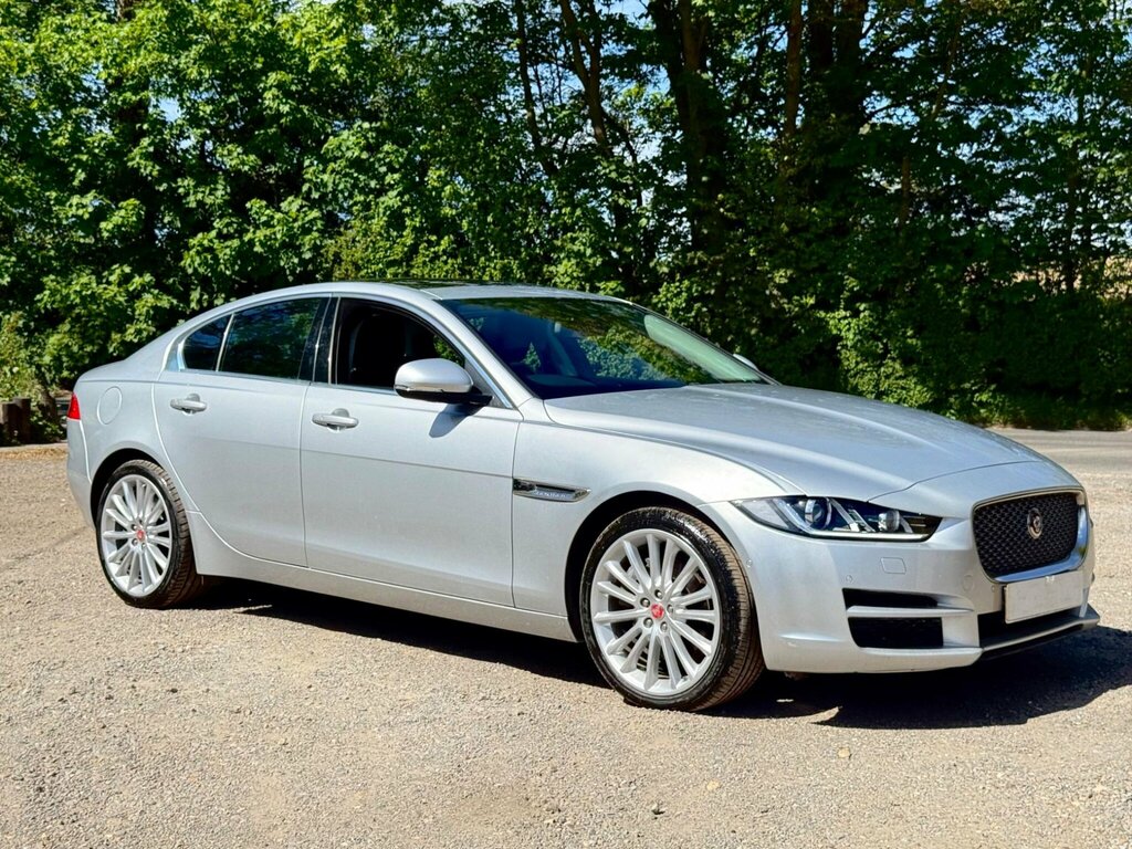 Jaguar XE 2.0D Portfolio Awd Euro 6 Ss OE67EUU Silver #3