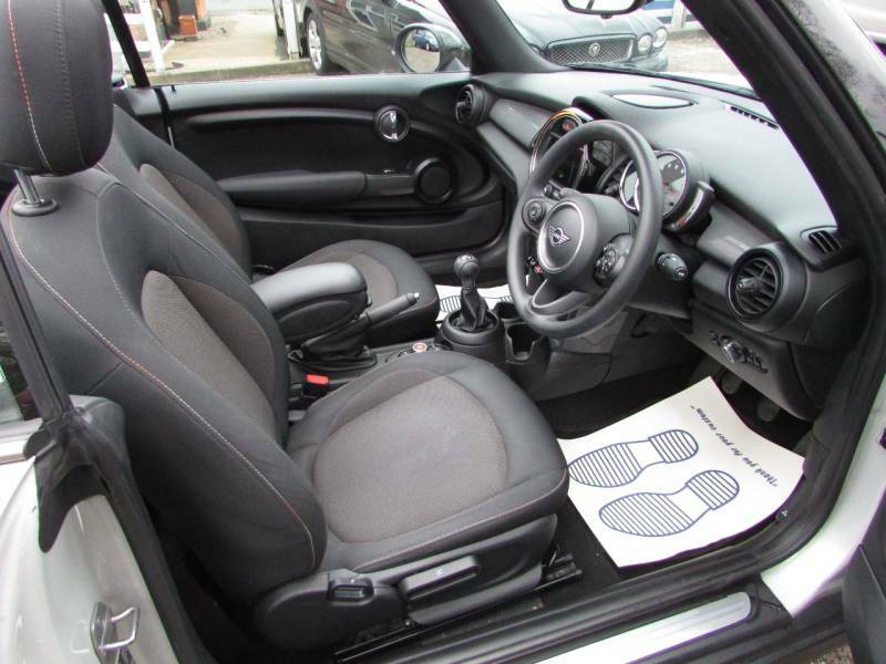 Mini Convertible 1.5 Cooper Classic II - 2019 19 KV19PTX Silver #6