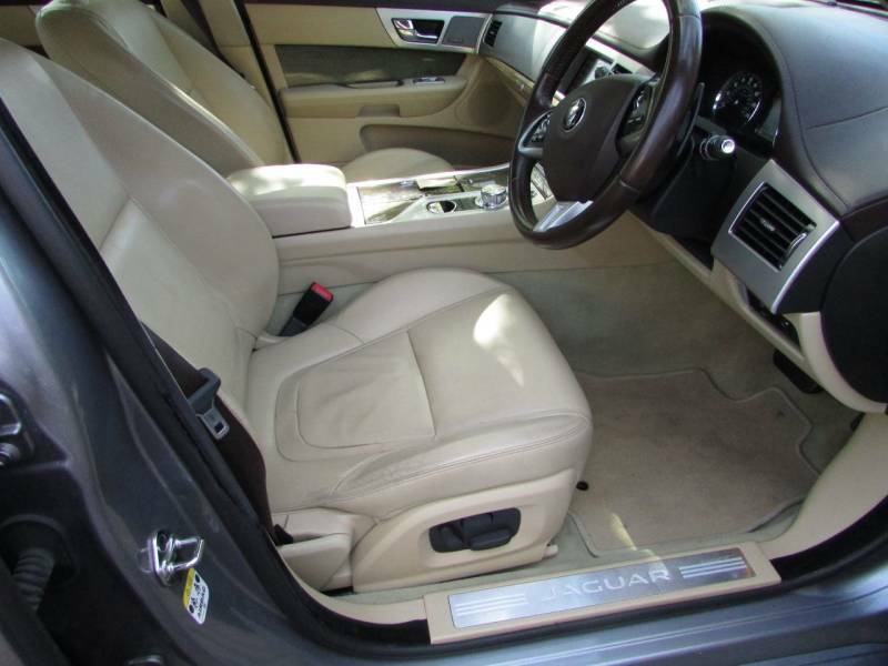 Jaguar XF 2.2D 200 Premium Luxury - 2014 14 BF14HSG Grey #6