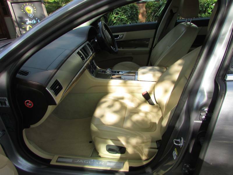 Jaguar XF 2.2D 200 Premium Luxury - 2014 14 BF14HSG Grey #5