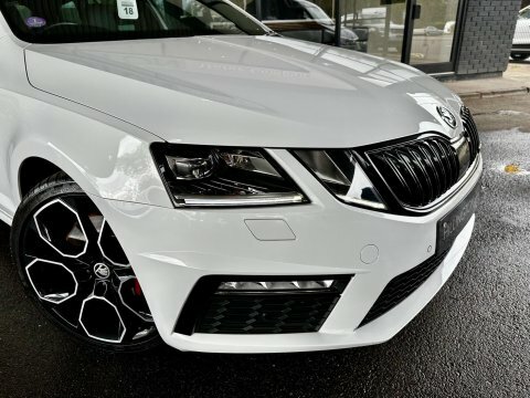 Skoda Octavia 2.0 Tsi Vrs White #5